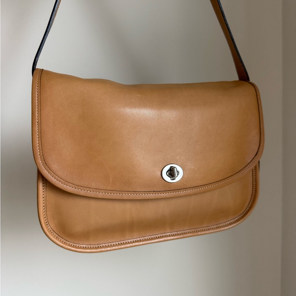 Vintage Coach Tan Leather Shoulder Bag